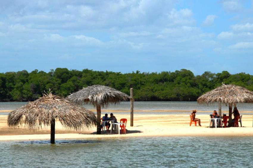 Oceano Azul Hospedagens A 50 M Da Orla-Passarela Do Caranguejo Villa Aracaju Exterior photo